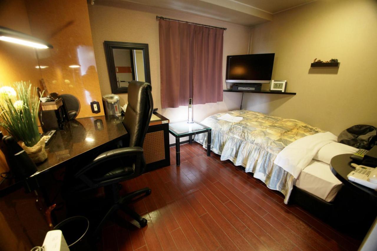 Hotel Satellite Satsumasendai Bagian luar foto